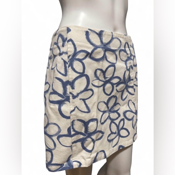 Urban Outfitters Dresses & Skirts - Urban Outfitters BDG Cream Mini Skirt with Blue Brushstroke Print